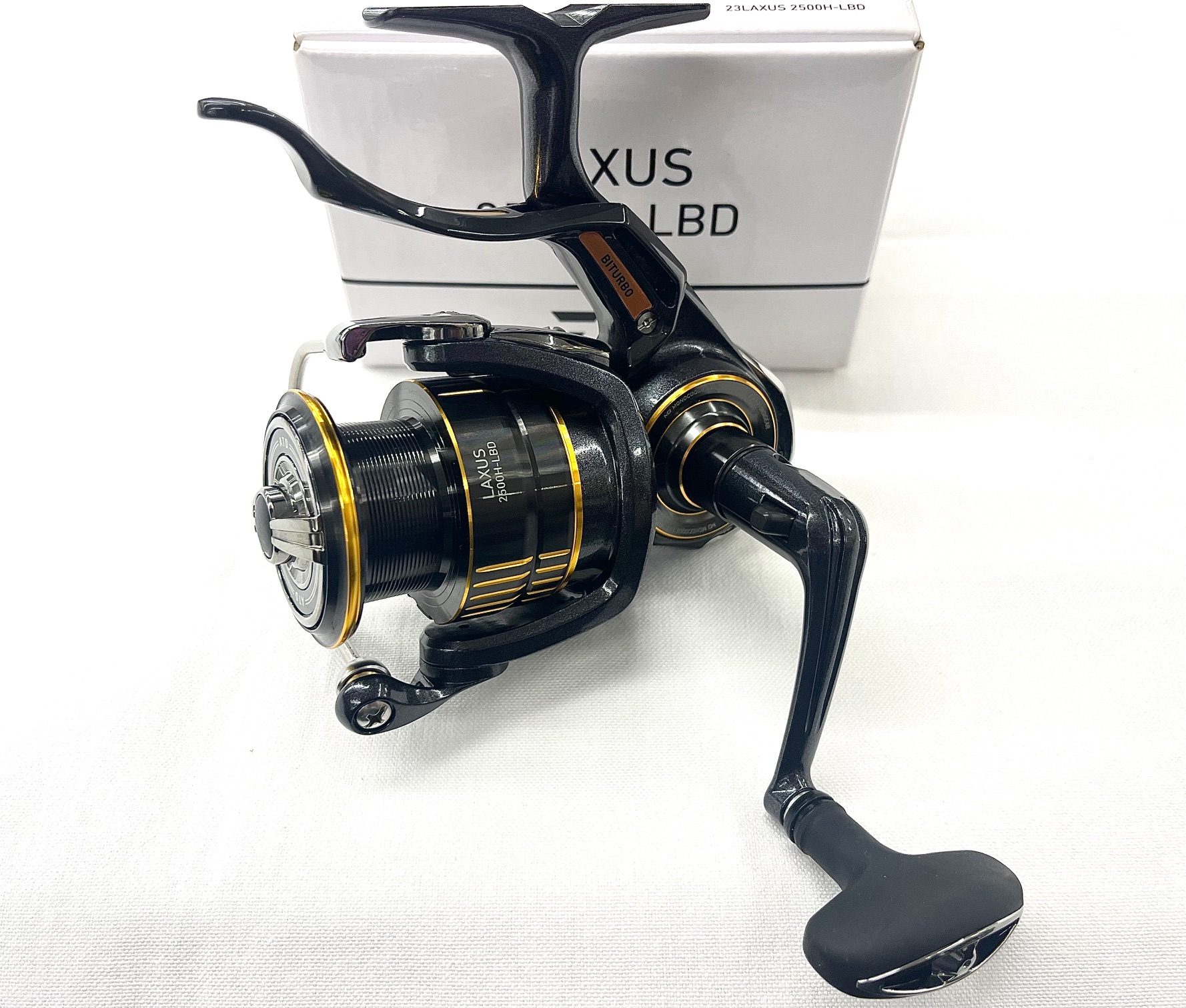 ダイワ19 LAXUS ラグザス 2500LBD リールスタンド付 【公式通販】